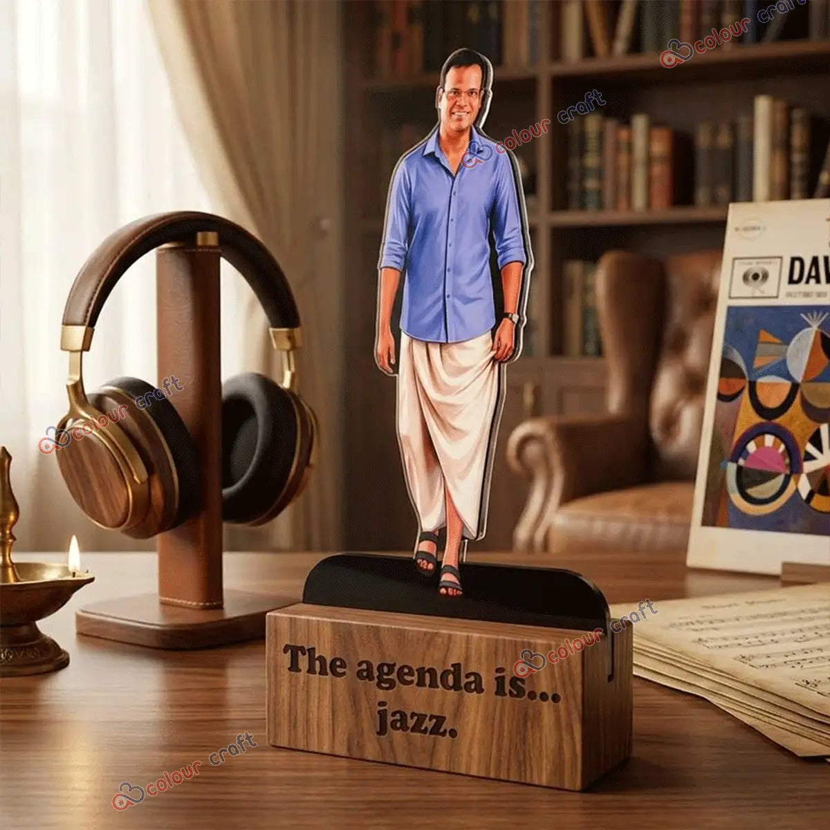Personalized Caricature Wooden Desk Stand – Custom Mini Figure Gift